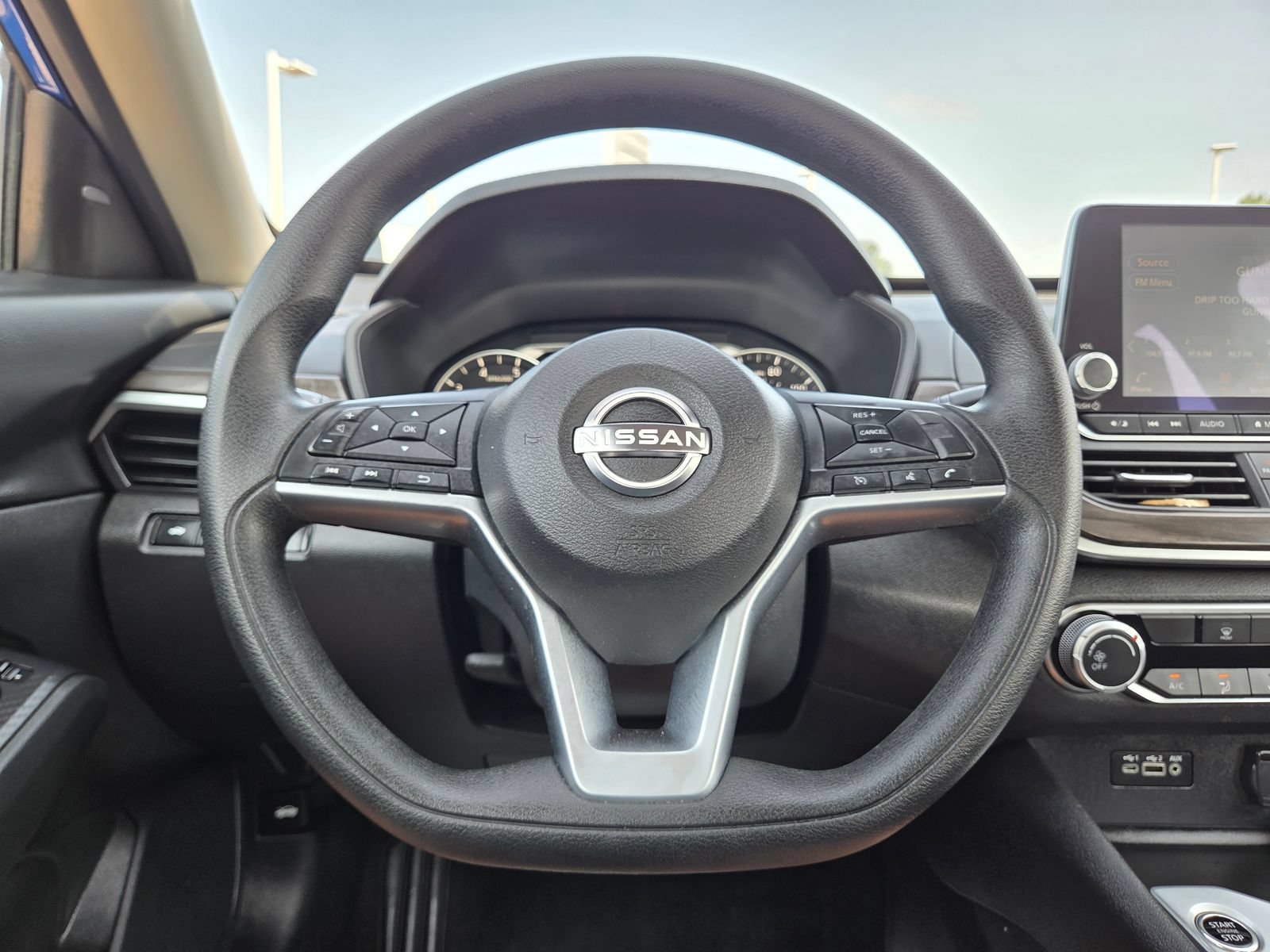 Used 2025 Nissan Altima 2.5 SV FWD image 48