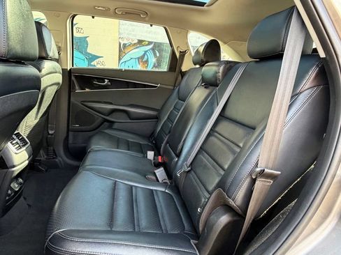 Used 2019 Kia Sorento EX w/ EX Touring Package FWD image 14