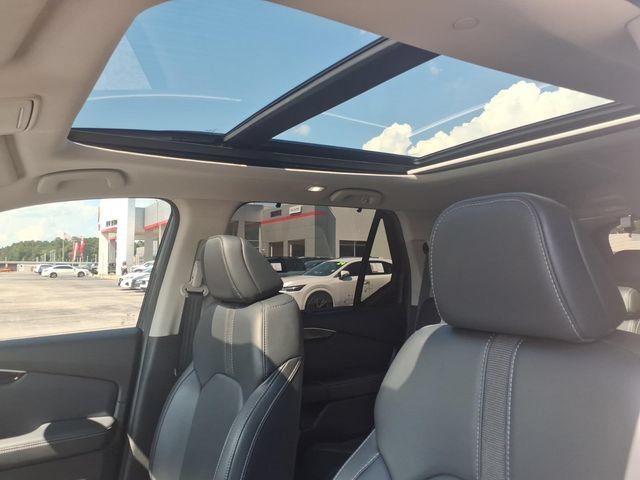 Used 2025 Honda Pilot Touring image 16