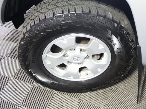 Used 2012 Toyota Tacoma PreRunner w/ TRD Off-Road Pkg RWD image 20