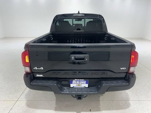 Used 2021 Toyota Tacoma SR AWD/4WD image 4