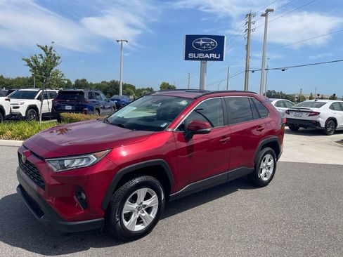 Used 2021 Toyota RAV4 XLE w/ Convenience Package FWD image 1