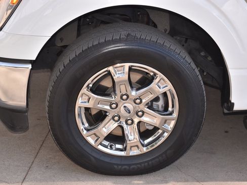 Certified 2022 Ford F150 XLT w/ Equipment Group 302A High image 40