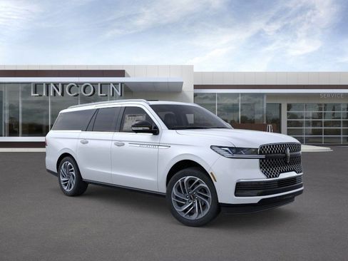 New 2026 Lincoln Navigator L Reserve image 7