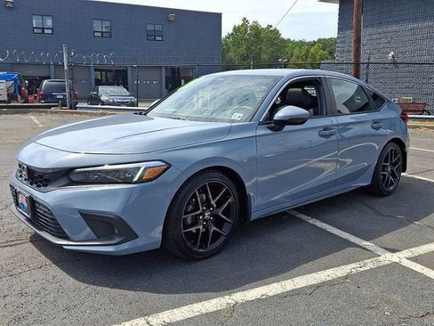 Used 2023 Honda Civic Sport Touring image 2