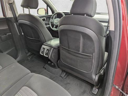 Used 2023 Kia Sorento LX image 22