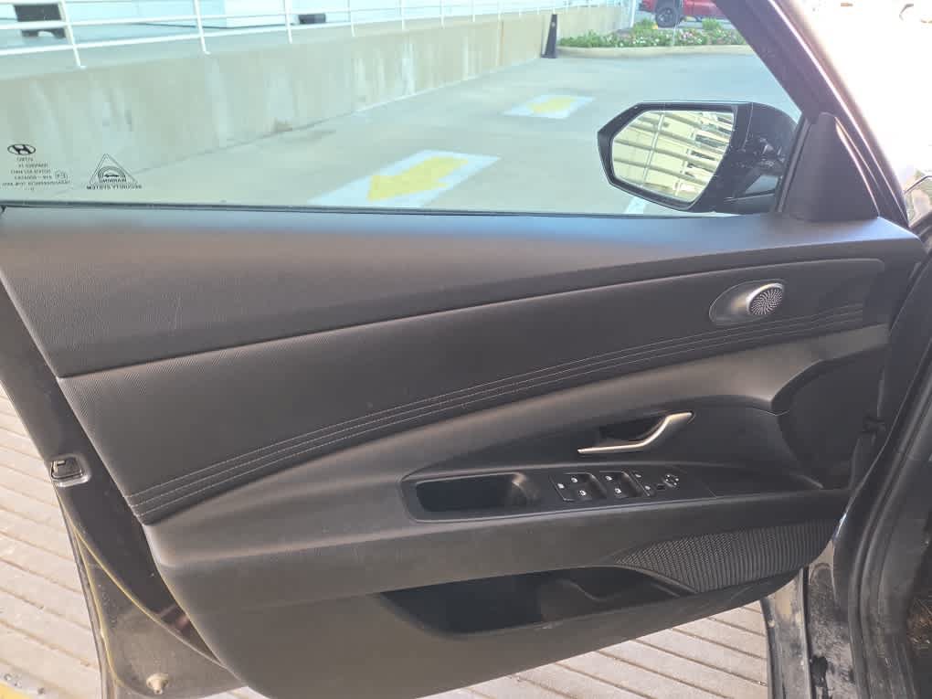 Used 2021 Hyundai Elantra SEL w/ Convenience Package FWD image 23