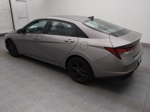 Used 2023 Hyundai Elantra SEL image 3