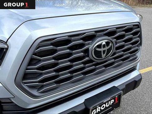 Certified 2023 Toyota Tacoma TRD Off-Road AWD/4WD image 32