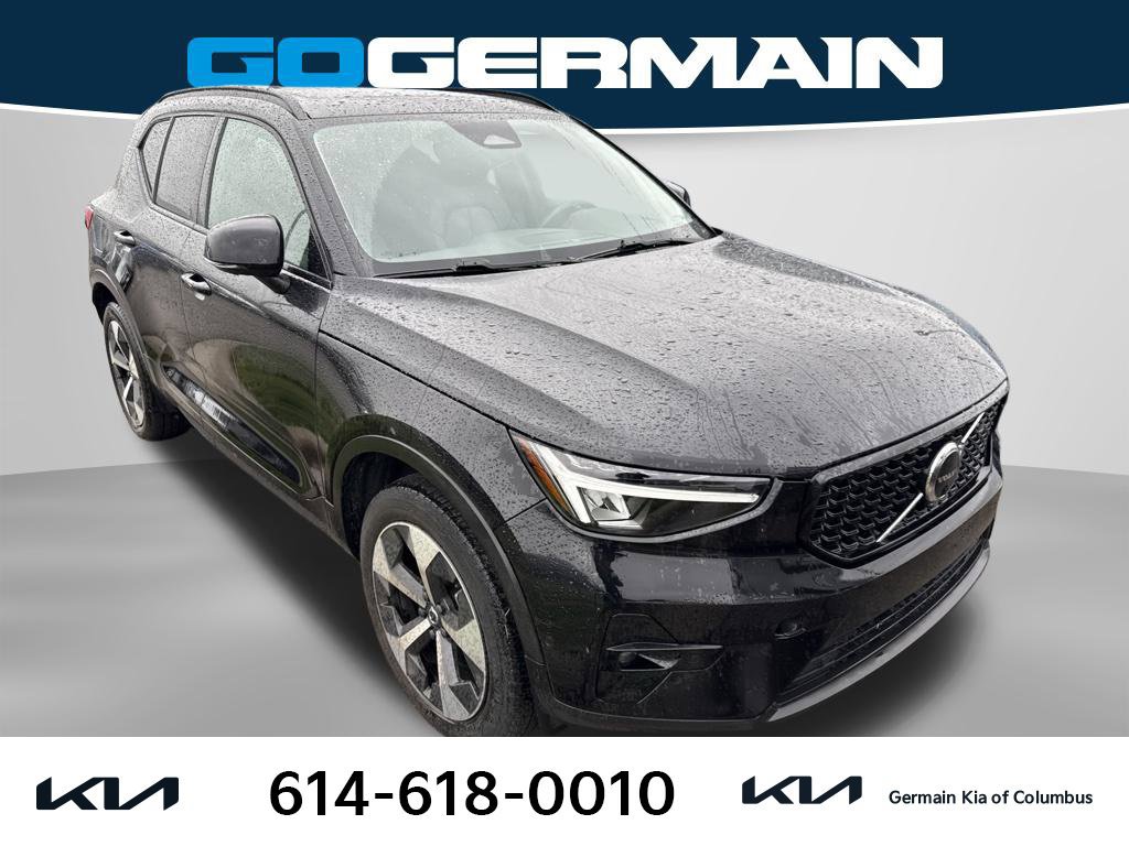 Used 2023 Volvo XC40 B5 Plus w/ Driver Assist Package AWD/4WD image 6