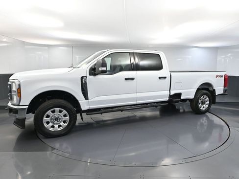 Used 2024 Ford F350 XLT w/ FX4 Off-Road Package AWD/4WD image 11