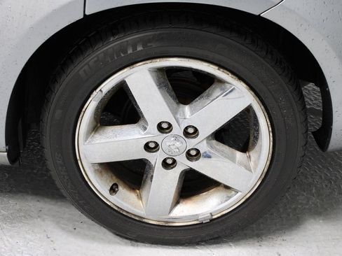 Used 2009 Dodge Avenger R/T FWD image 17