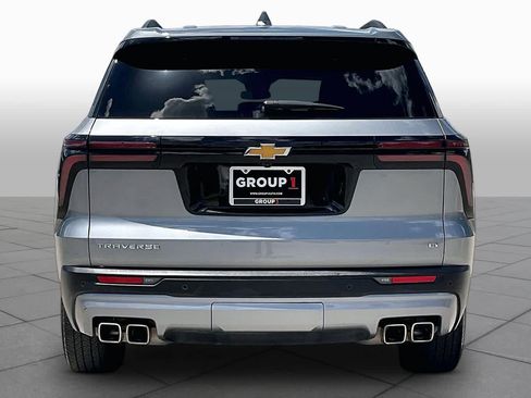 Used 2024 Chevrolet Traverse LT FWD image 5