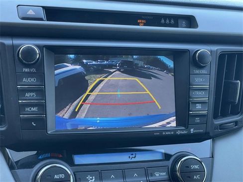 Used 2018 Toyota RAV4 Limited image 22