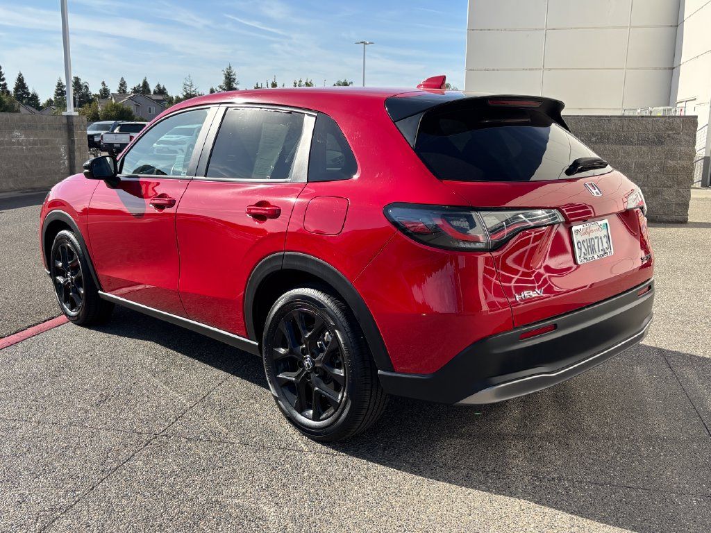 Used 2025 Honda HR-V Sport image 7