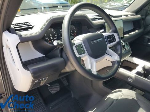 Used 2025 Land Rover Defender 130 X-Dynamic SE AWD/4WD image 20