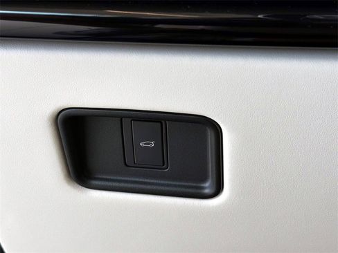 New 2025 Land Rover Range Rover Long Wheelbase Autobiography image 33