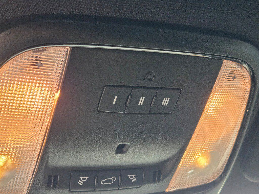 Used 2025 Dodge Durango GT AWD/4WD image 30