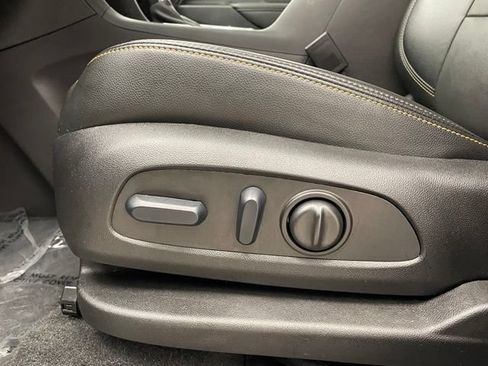 Certified 2024 Chevrolet Equinox Premier AWD/4WD image 9