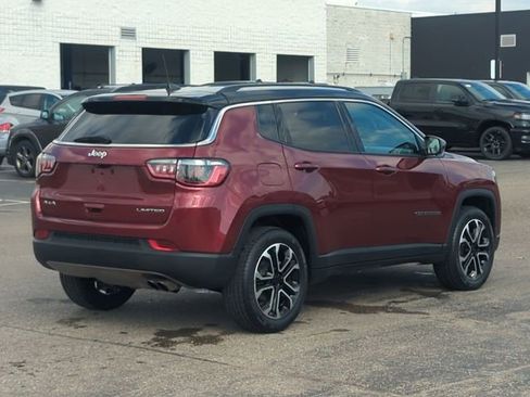 Certified 2022 Jeep Compass Limited image 3