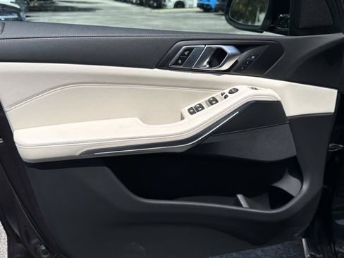 Used 2022 BMW X5 sDrive40i RWD image 16