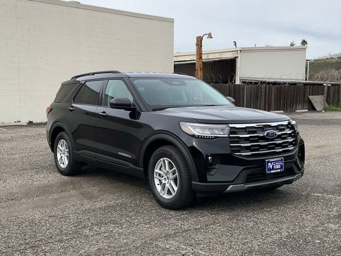 New 2026 Ford Explorer Active w/ Active Comfort Package image 8