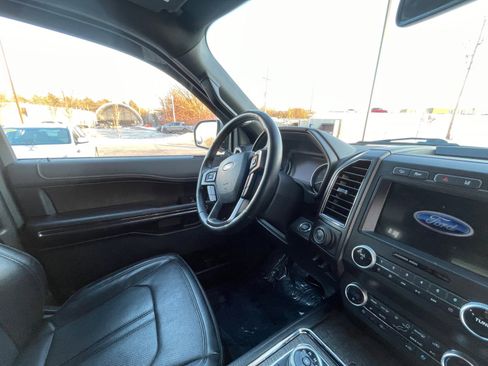 Used 2021 Ford Expedition Max Limited image 25