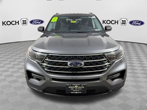 Used 2024 Ford Explorer XLT AWD/4WD image 2