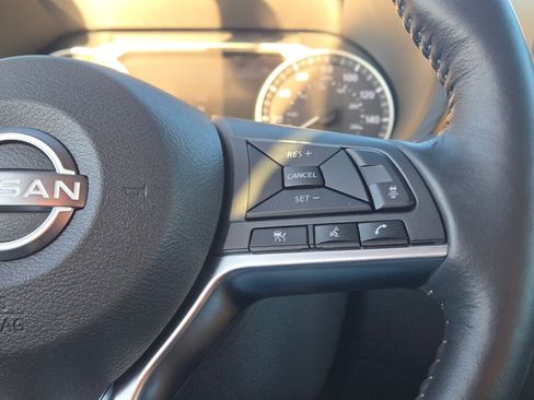 Used 2025 Nissan Sentra SR w/ SR Premium Package image 33