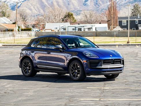 Used 2023 Porsche Macan Turbo image 3
