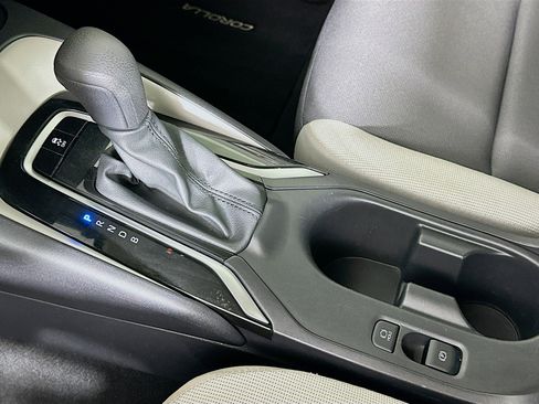 Used 2025 Toyota Corolla LE FWD image 23