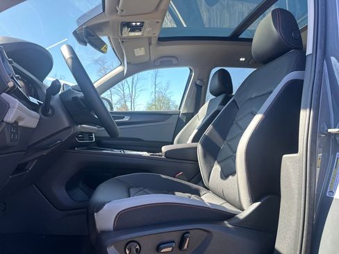 New 2026 Volkswagen Atlas Peak Edition AWD/4WD image 3