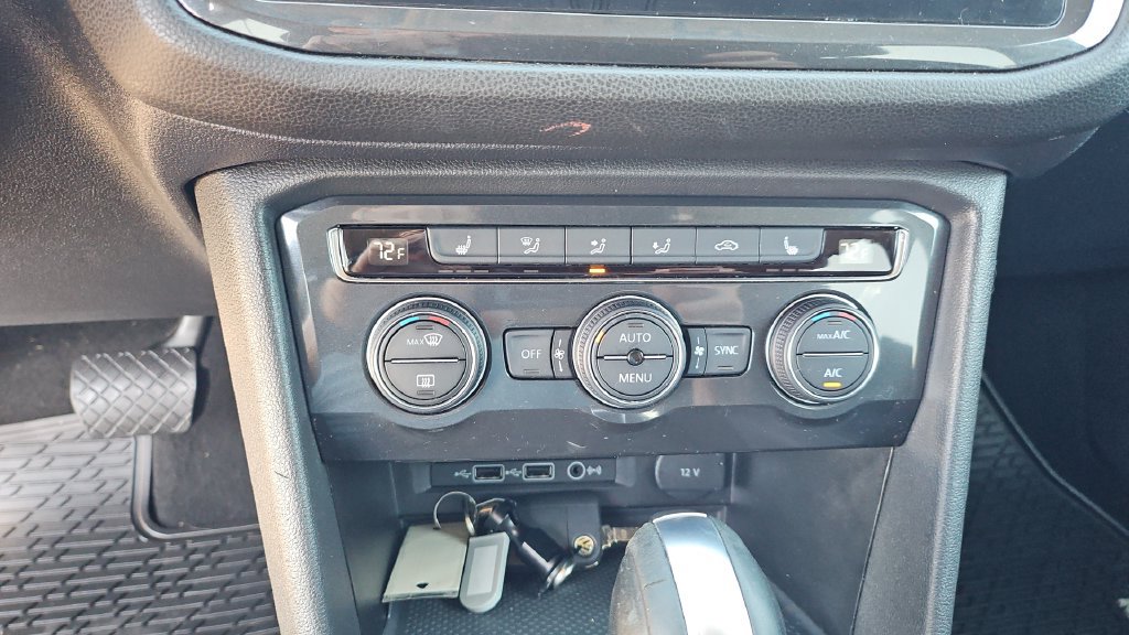 Used 2018 Volkswagen Tiguan SE FWD image 12