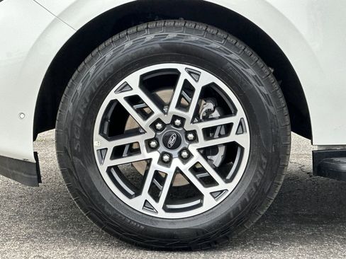 Certified 2025 Ford Expedition Active image 26