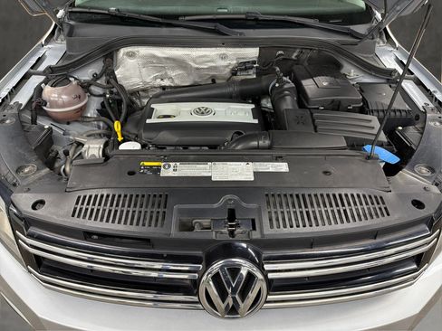 Used 2016 Volkswagen Tiguan SE image 9