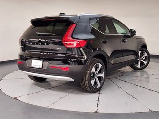 New 2025 Volvo XC40 B5 Core w/ Protection Package Premier video 2