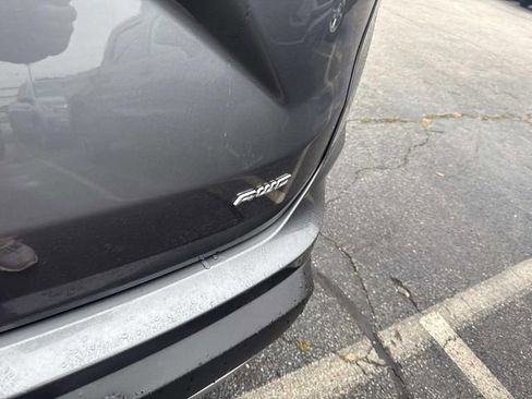 Used 2024 Ford Edge SEL image 7