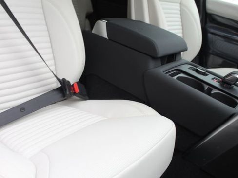 New 2025 Land Rover Discovery S image 21