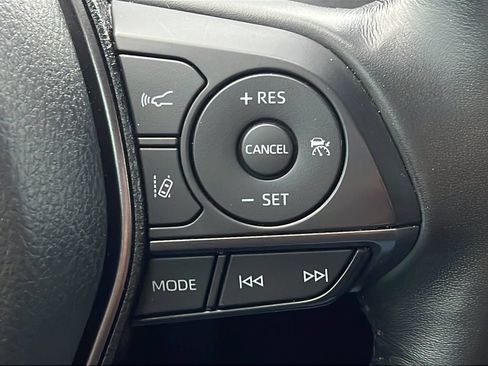 Used 2023 Toyota Camry SE w/ Convenience Package FWD image 19