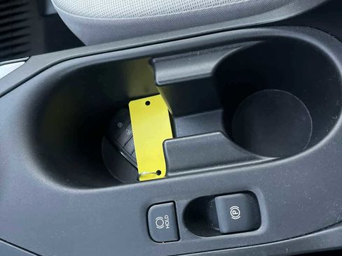 Used 2023 Toyota Corolla LE image 31