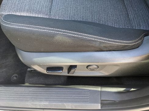 Used 2021 Nissan Rogue SV FWD image 22