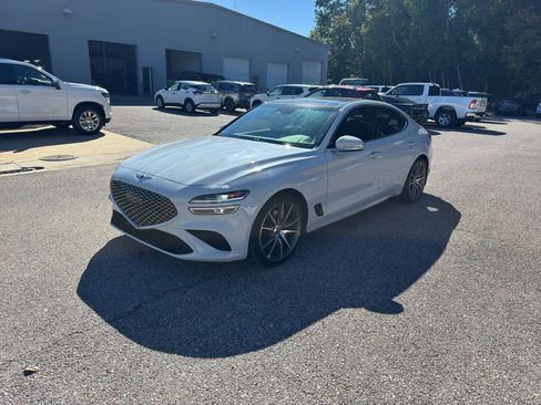 Used 2022 Genesis G70 2.0T w/ Prestige Package image 10