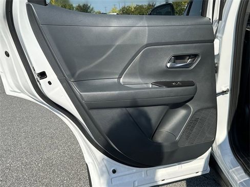 New 2026 Nissan Kicks SR image 16