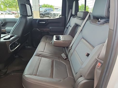 Used 2021 GMC Sierra 1500 Denali w/ Denali Ultimate Package image 12