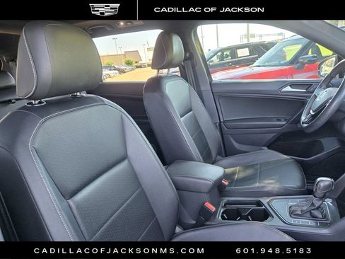 Used 2021 Volkswagen Tiguan SE R-Line FWD image 20
