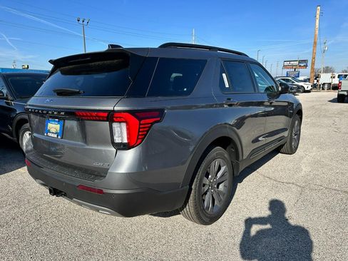 New 2026 Ford Explorer Active image 3