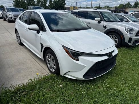 Used 2022 Toyota Corolla LE FWD image 4