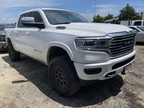 Used 2022 RAM 1500 Limited AWD/4WD image 2
