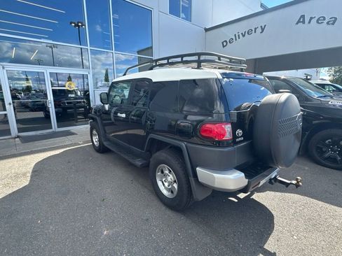 Used 2010 Toyota FJ Cruiser 4WD image 7