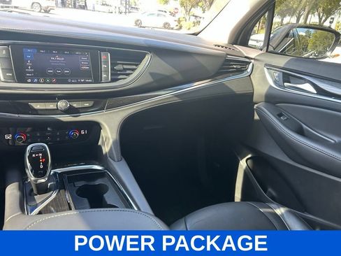 Used 2021 Buick Enclave Avenir w/ Avenir Technology Package FWD image 12